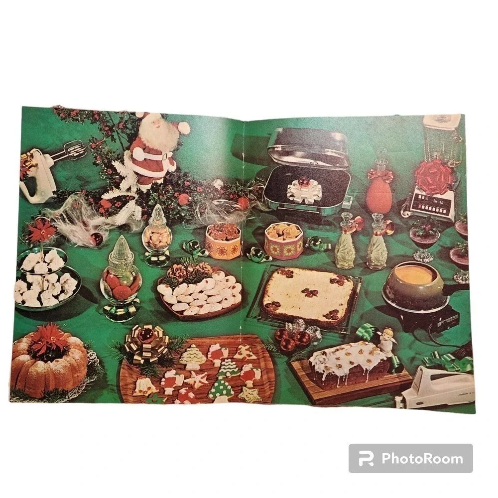 Festive Traditions 1969 Wisconsin Light & Power Company Cookbook Christmas